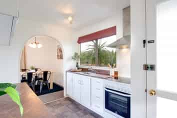 35 Duckworth Crescent, Greenmeadows