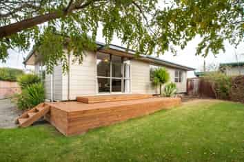 35 Duckworth Crescent, Greenmeadows