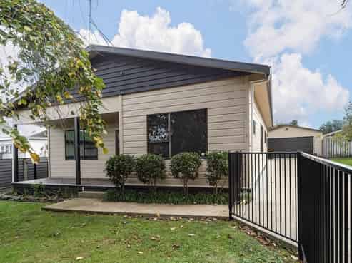 6  Grey Street, Feilding