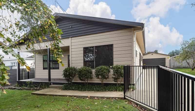 6  Grey Street, Feilding