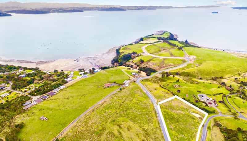 14 Sophia Road, Algies Bay