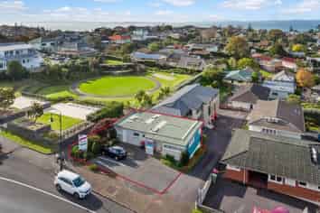 Property investment with long-term medical tenant