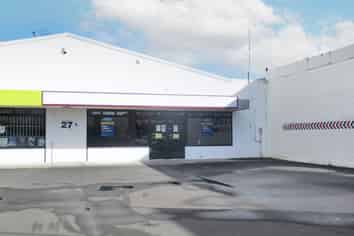 330M² GREAT SPACES AND PARKING