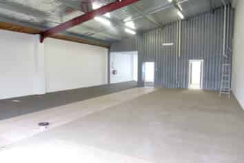 330M² GREAT SPACES AND PARKING