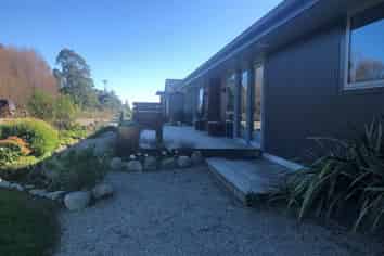 60 New River Road, Marsden