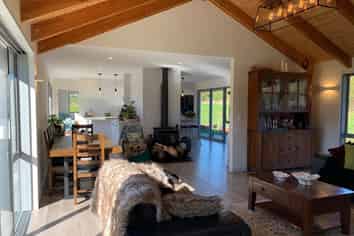 60 New River Road, Marsden