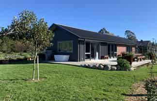 60 New River Road, Marsden