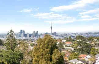 2/4 City View Terrace, Birkenhead