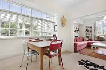 145 Kelburn Parade, Kelburn