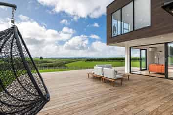 160 Batty Road, Kingseat