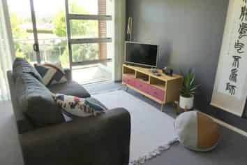 TENANTED LIVE AND WORK - 100m²