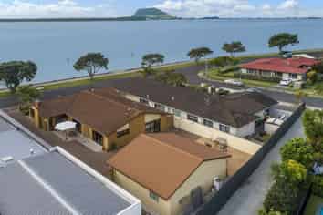 269 Beach Road, Matua