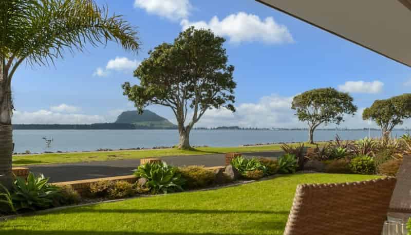 269 Beach Road, Matua