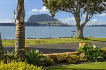 269 Beach Road, Matua