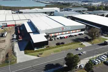 High profile Industrial for lease