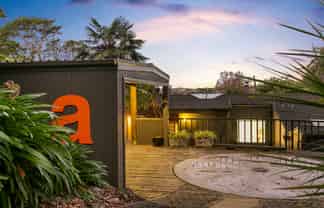 21A Cathedral Place, 