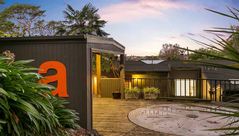 21A Cathedral Place, 