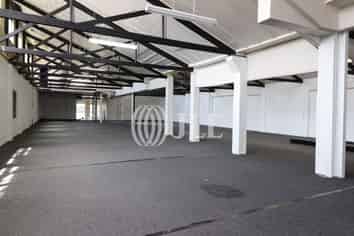 Large Retail/Warehouse Showroom in Northcote