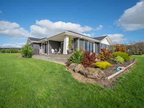 2 Tutakarae Road, Kelvin Grove