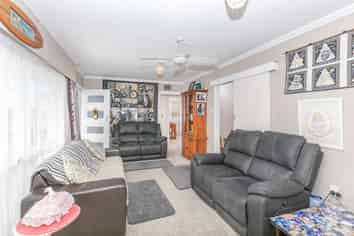 76A Whatawhata Road, Dinsdale