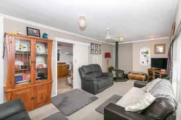 76A Whatawhata Road, Dinsdale