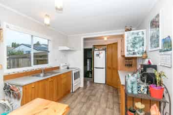 76A Whatawhata Road, Dinsdale