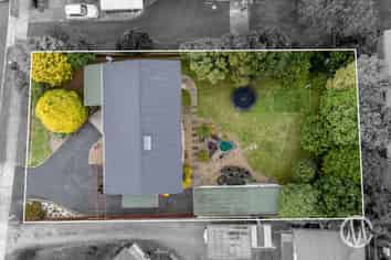 22 Jefferson Place, Brookfield