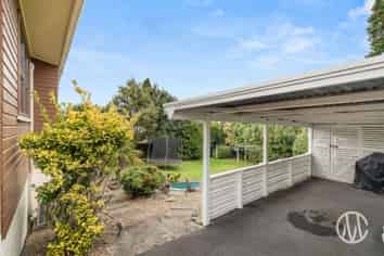 22 Jefferson Place, Brookfield