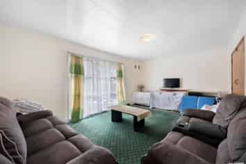 27 Tranent Road, Mangere