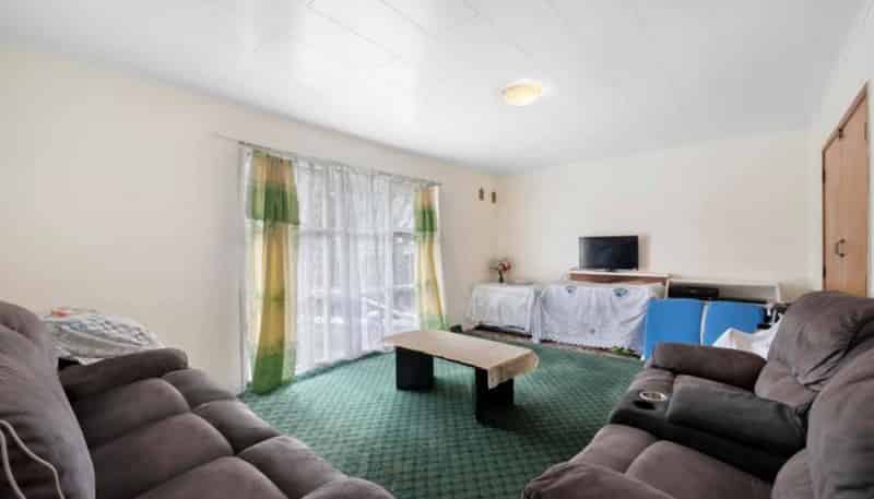 27 Tranent Road, Mangere