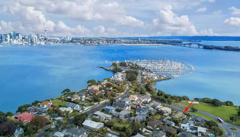 2 Marine Terrace, Bayswater