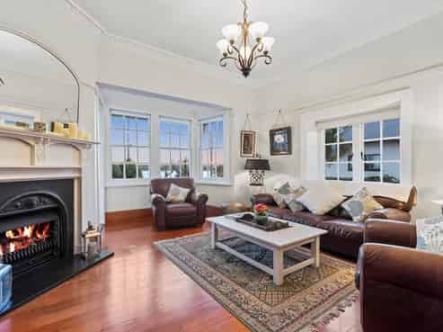 2 Marine Terrace, Bayswater