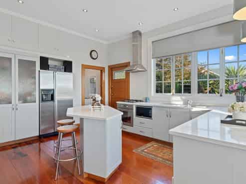 2 Marine Terrace, Bayswater