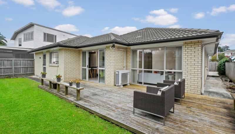 5A Graham Avenue, Te Atatu Peninsula