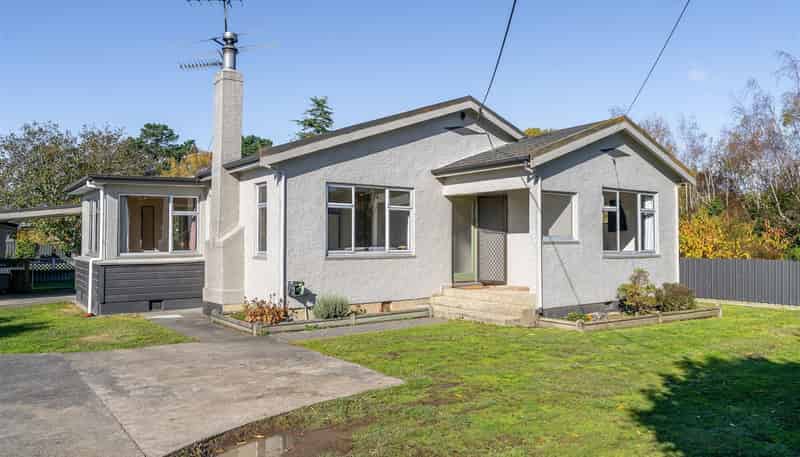 383 High Street South, 