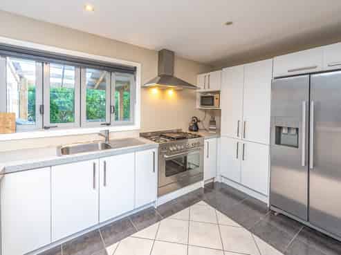 4 Rawhiti Place, Saint Johns Hill