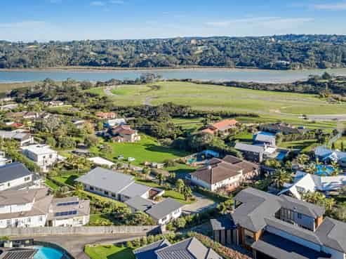 142 Kittiwake Drive, Albany