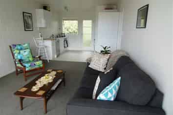 10/19A Verbena Road, Birkdale