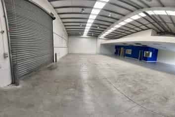 Modern Warehouse/Showroom