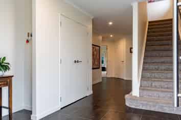 5 Poaka Place, One Tree Point