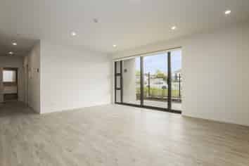G03/165 Lake Road, Northcote
