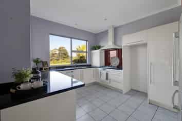 8 Kororako Grove, Whalers Gate