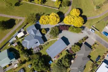 Lifestyle  With Your Own B & B In Te Anau