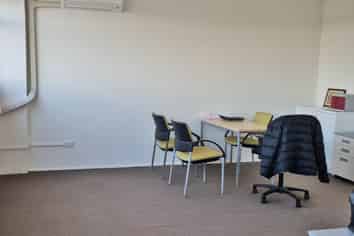 BITE-SIZE OFFICE SPACE