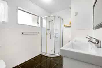 2/51 Fruitvale Road, New Lynn