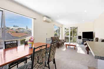 2/51 Fruitvale Road, New Lynn