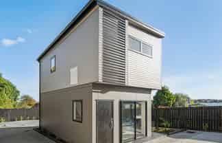 8D Edgar Pearce Place, Howick