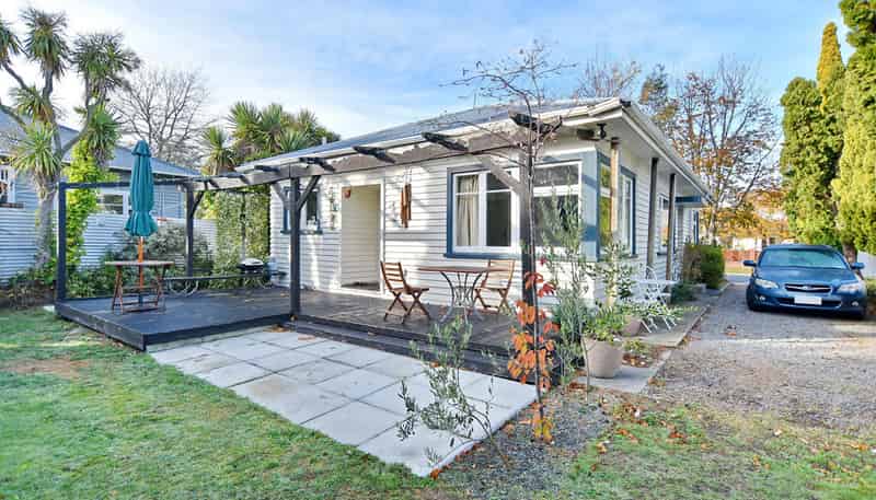 35 Birchfield Avenue, Dallington