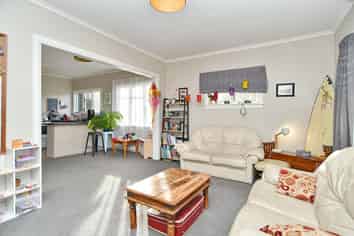 35 Birchfield Avenue, Dallington