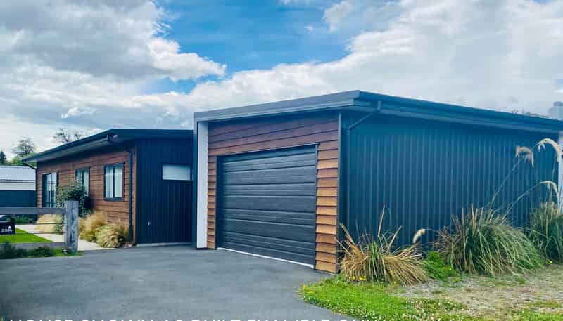 77 Weston Road, Weston